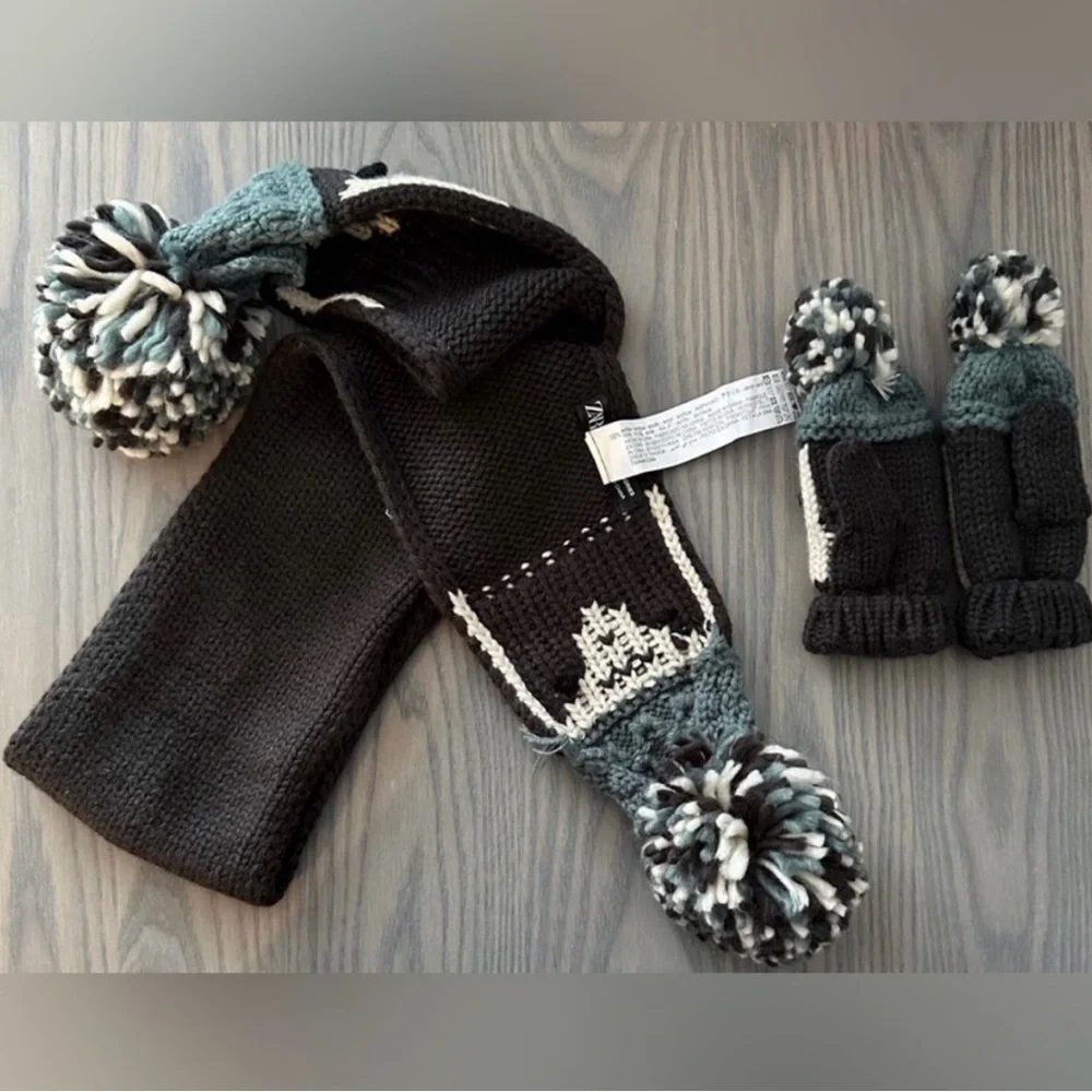 ZARA TODDLER GIRL PENGUIN SCARF AND GLOVES